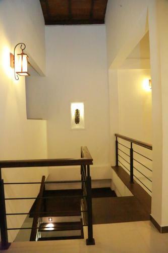 Posada Midigama Holiday Inn