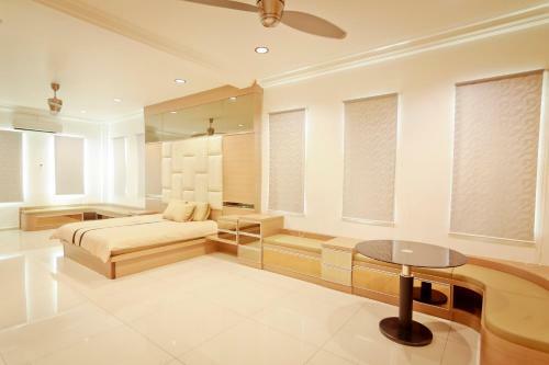 Hotel Lsh Rest House
