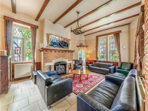 Holiday Home Villa Spa 02