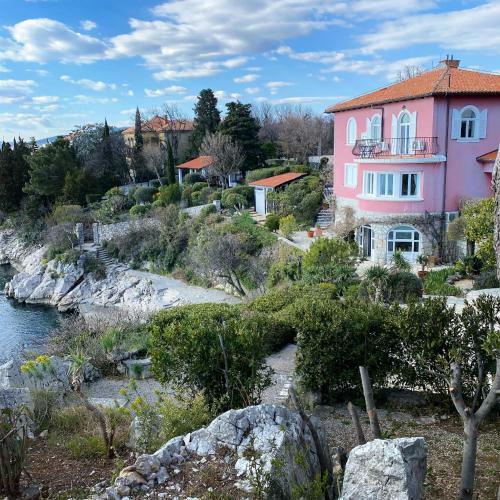 Apartments Villa Dora