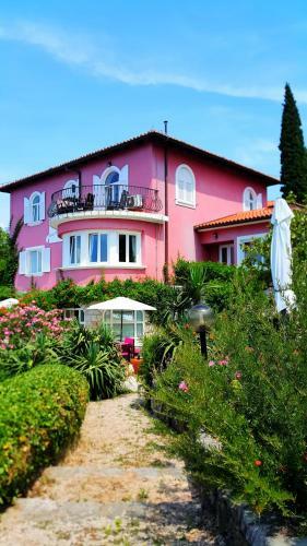 Apartments Villa Dora