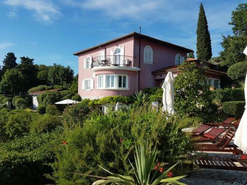 Apartments Villa Dora