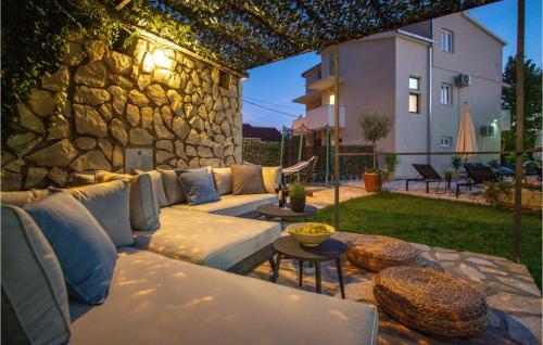 Holiday Home Zrnovnica 06