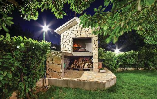 Holiday Home Zrnovnica 06