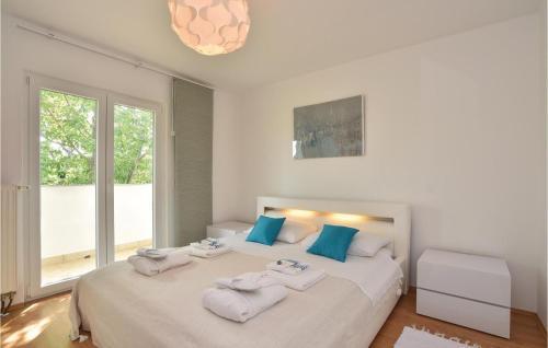 Holiday Home Zrnovnica 06
