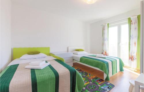 Holiday Home Zrnovnica 06