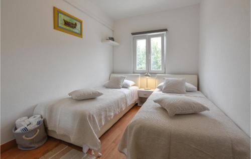 Holiday Home Zrnovnica 06