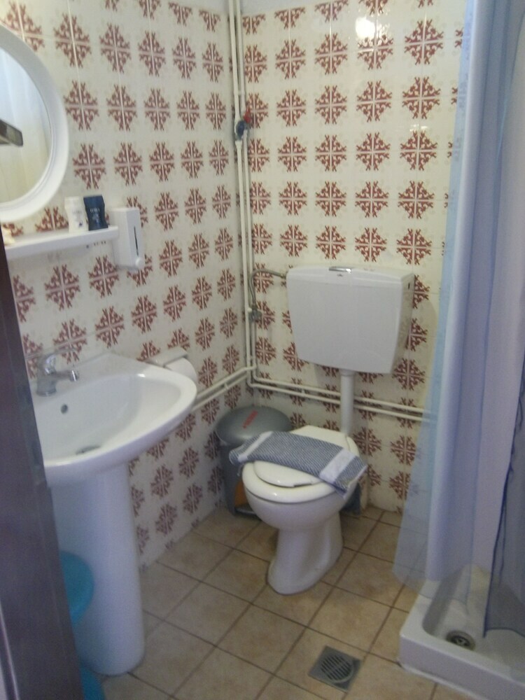 Hostal Athos Guest House-pansion
