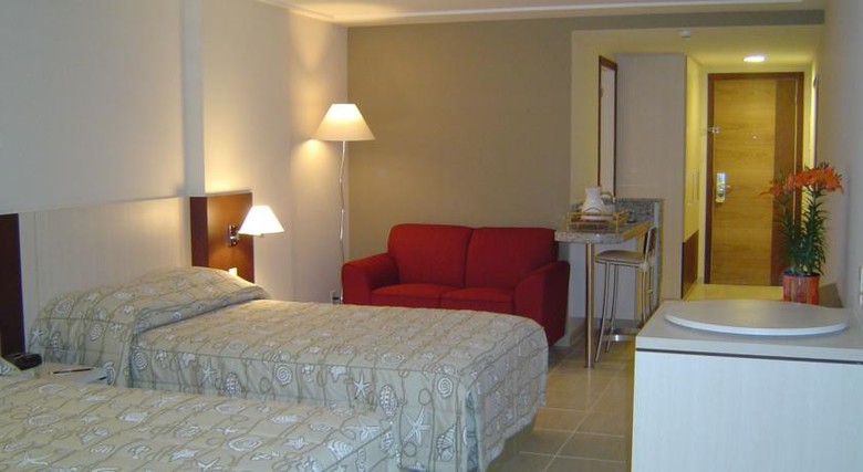 Hotel Comfort Suites Maca�