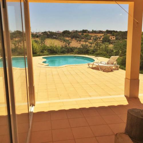 P�r-do-sol Villa