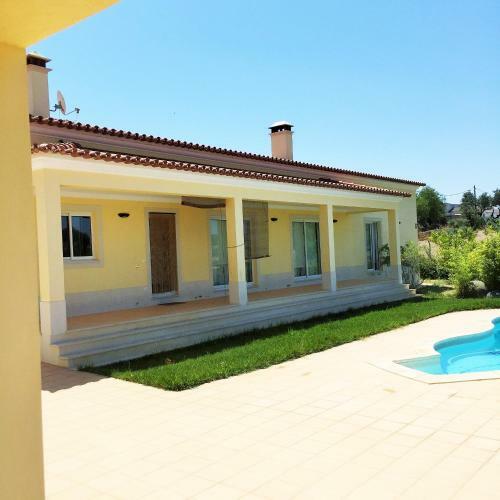 P�r-do-sol Villa