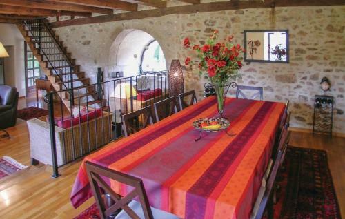 Holiday Home Neuvic 03