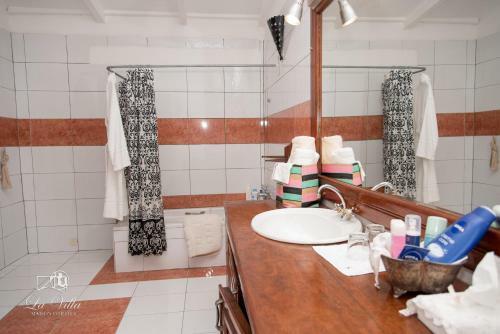 Hostal La Villa Des F�es