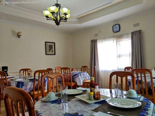 Hostal Home Up Guest House