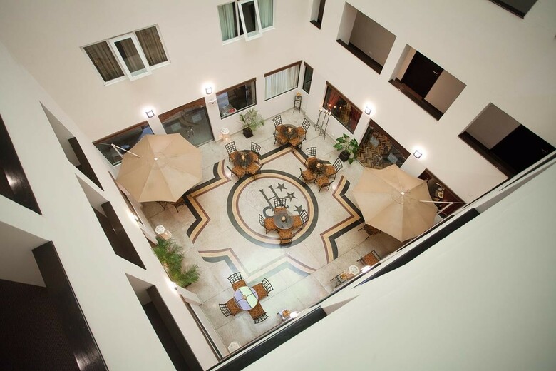 Hotel Santa Cruz