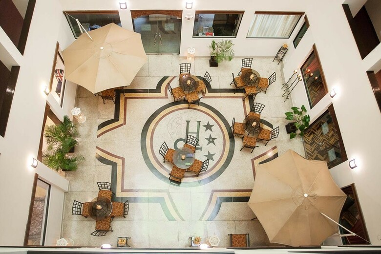 Hotel Santa Cruz