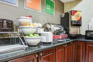 Hotel Comfort Suites Airport