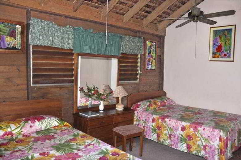 Hotel Firefly Beach Cottages