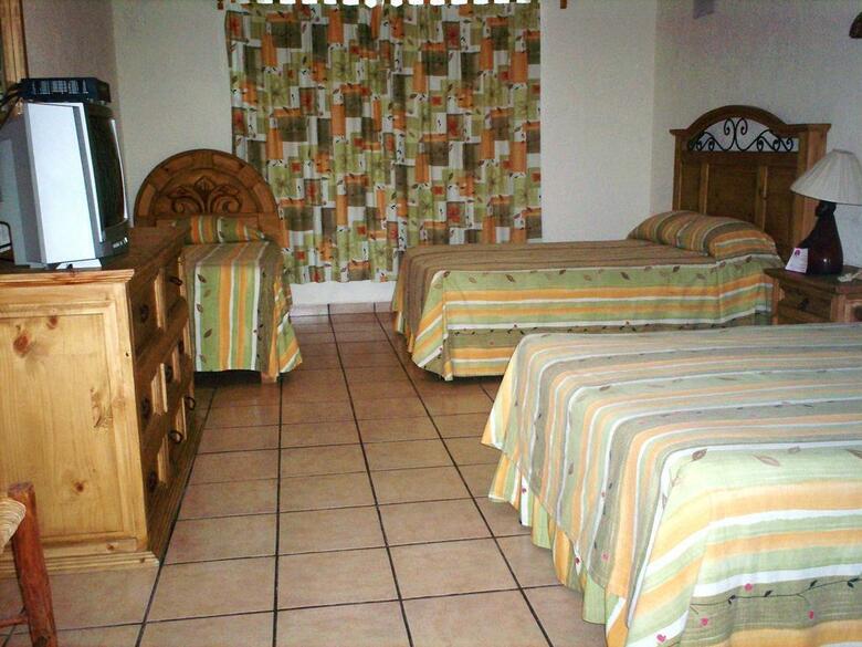 Hotel Hacienda Bugambilias