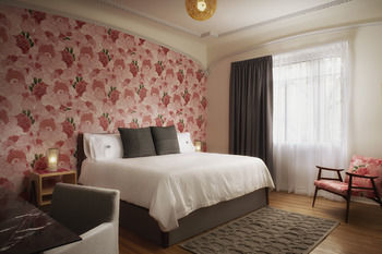 Pug Seal Polanco Boutique B&B