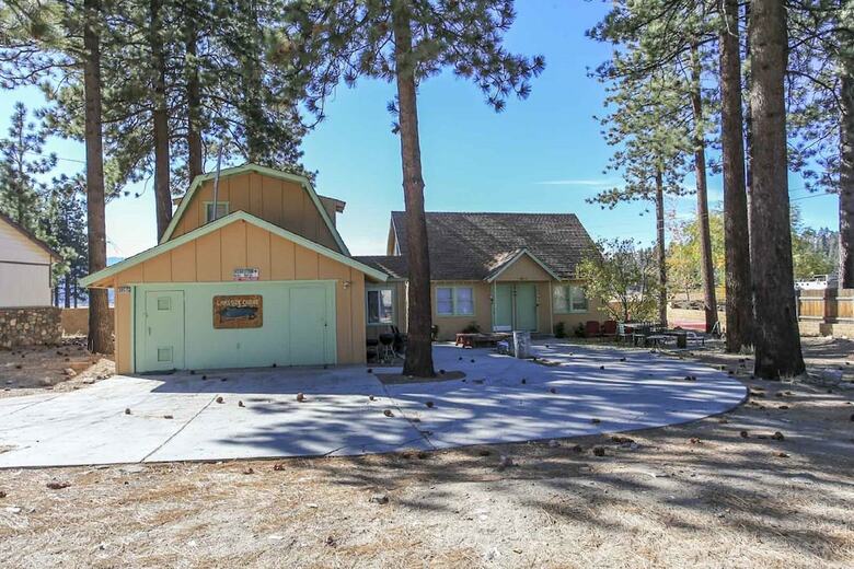 Lakeside Retreat 8