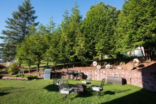 Blue Spruce Motel