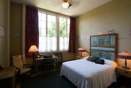 Hotel Mcmenamins Kennedy School