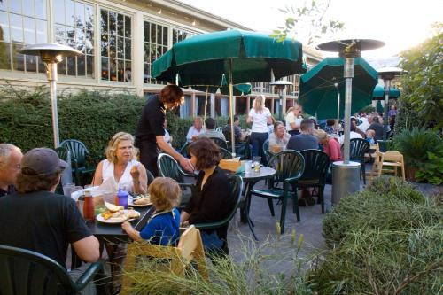 Hotel Mcmenamins Kennedy School