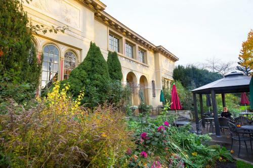 Hotel Mcmenamins Kennedy School