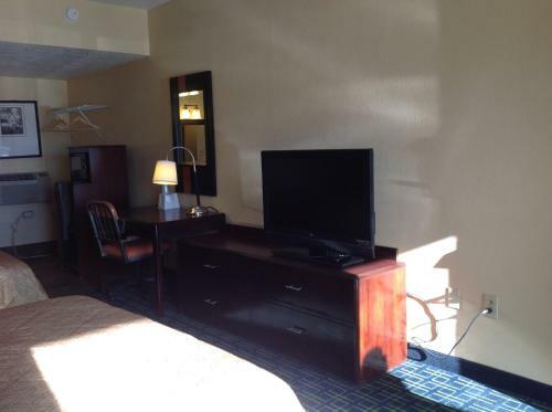 Hotel Diamond Inn & Suites