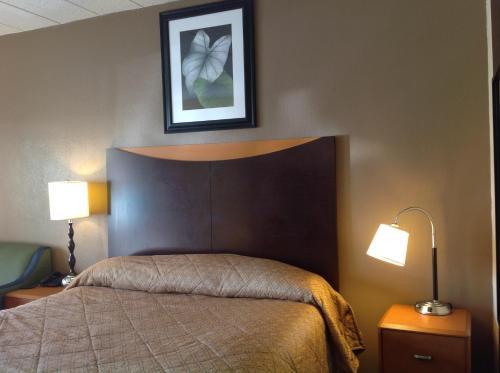 Hotel Diamond Inn & Suites