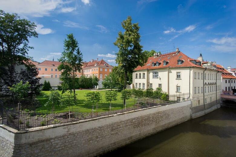 Hotel Kampa Garden