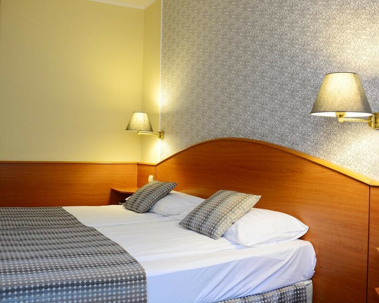 Hotel Orion Varkert