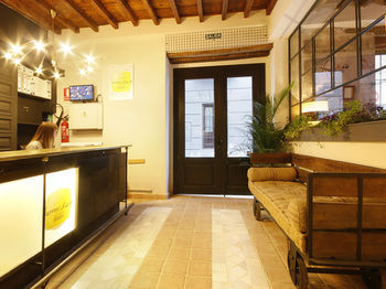 Lemonrock Hostel