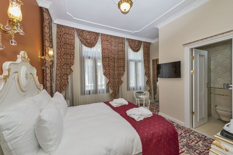 By Murat Crown Hotel - Boutique Class