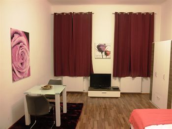 Checkvienna � Apartment Ro�auer L�nde