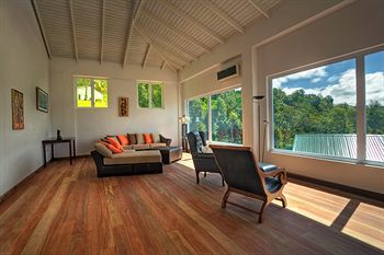 Hotel Calabash Cove Resort And Spa