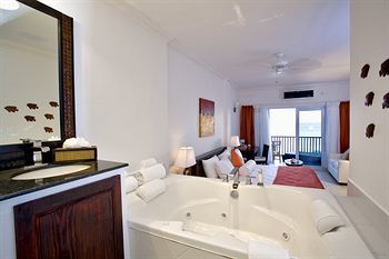 Hotel Calabash Cove Resort And Spa
