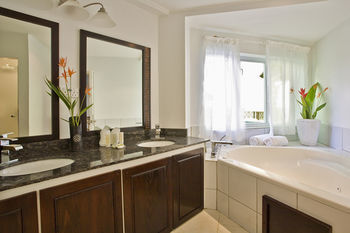 Hotel Calabash Cove Resort And Spa