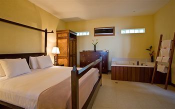 Hotel Calabash Cove Resort And Spa