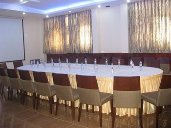 Ha Hien Signature Hotel