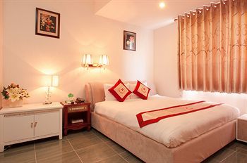 Ha Hien Signature Hotel