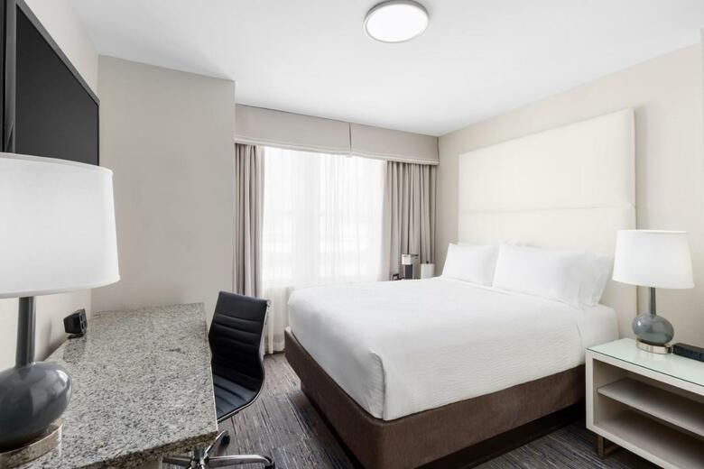 Cass Hotel - A Holiday Inn Express