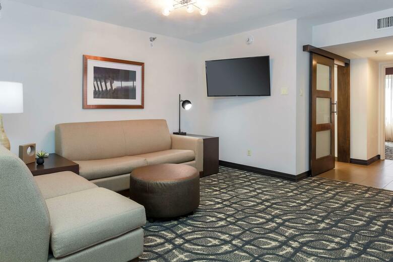 Hotel Embassy Suites Dallas - Love Field