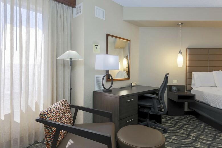 Hotel Embassy Suites Dallas - Love Field