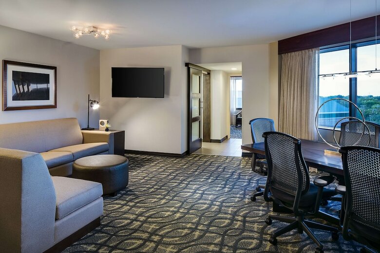 Hotel Embassy Suites Dallas - Love Field