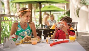 Embassy Suites Hotel - Waikiki Beach Walk