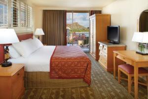 Embassy Suites Hotel - Waikiki Beach Walk