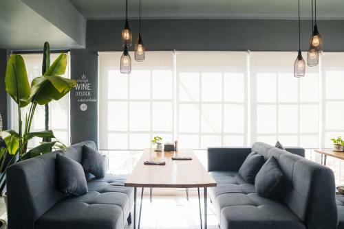 White Boutique Hotel And Residences