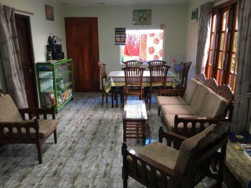 Bed & Breakfast B.rose House